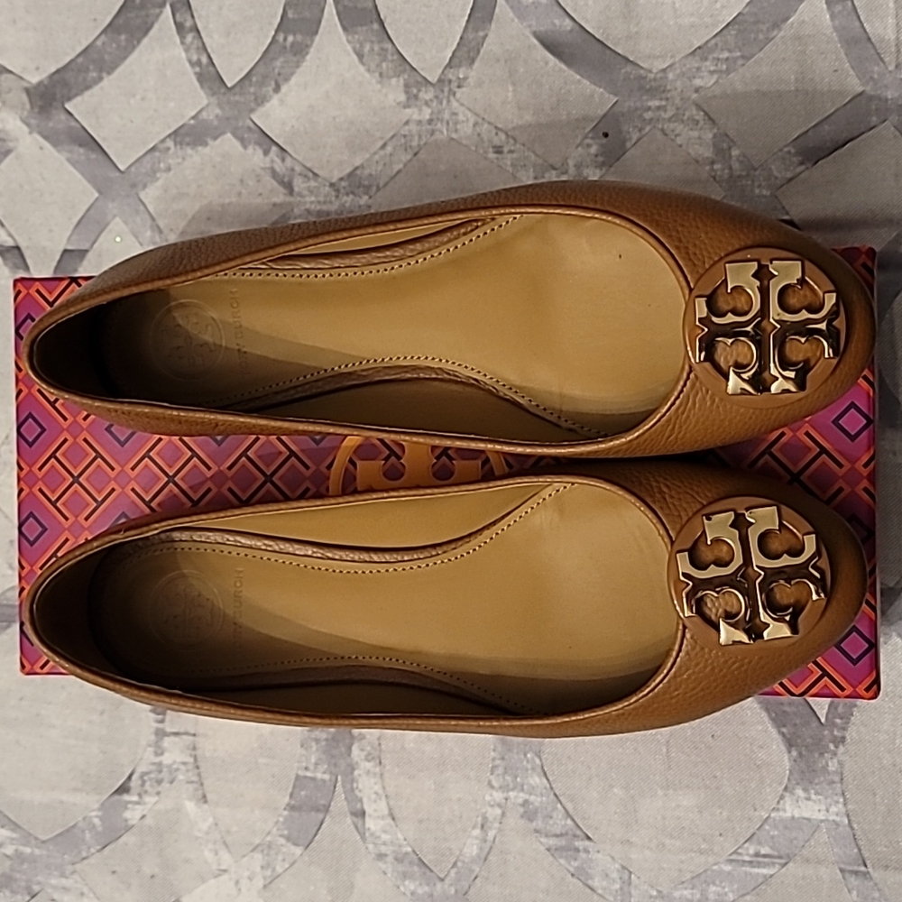 Tory Burch Tan and Gold flats